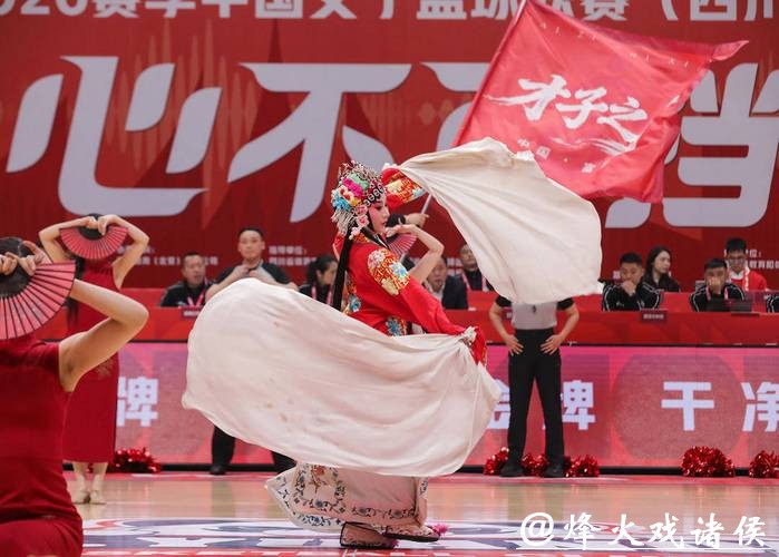 坎贝奇“两双”带领四川女篮力克WCBA领头羊